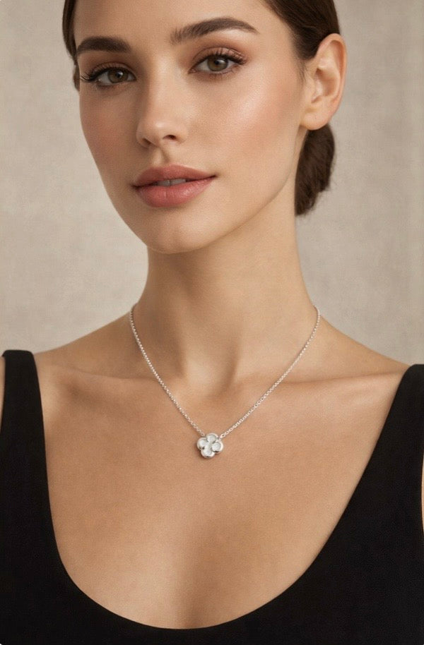 Pure Silberohrringe – minimalistische schlichte Ohrringe aus Sterling Silber