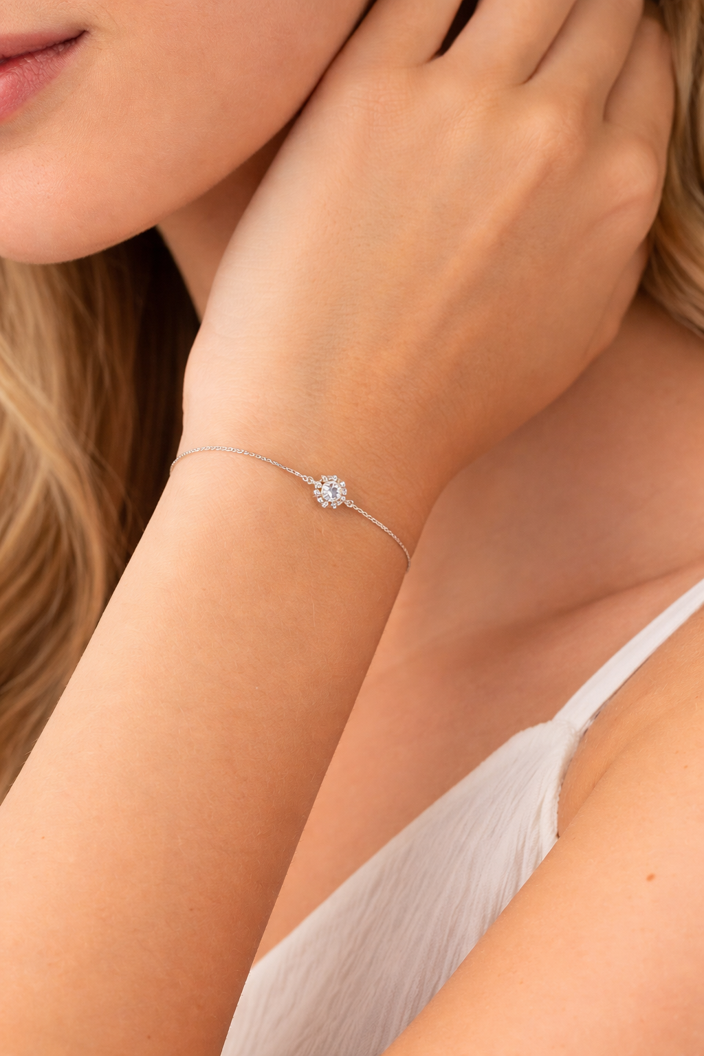 La Petite Luxe Silberarmband mit elegantem Steinbesatz – zartes zeitloses Design