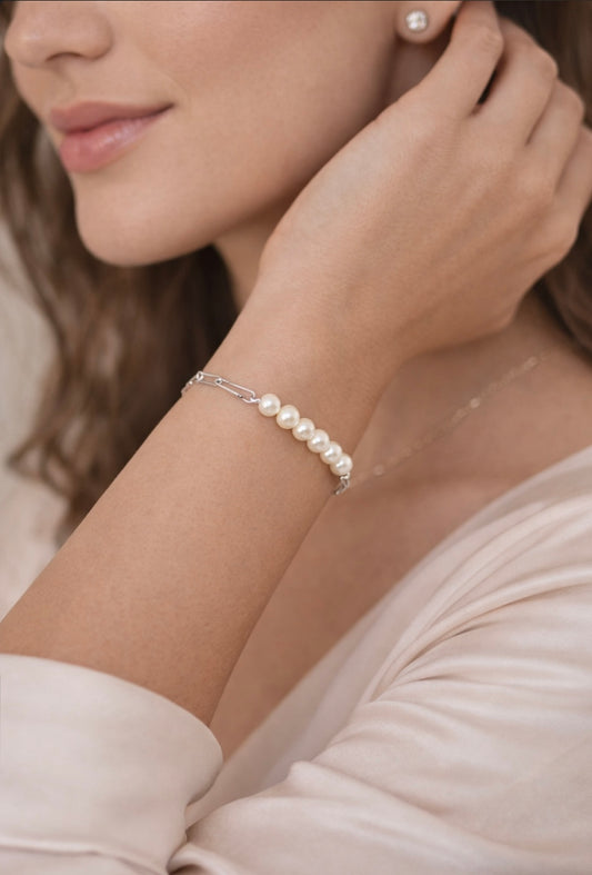 Classic Touch Silberarmband mit edlen Perlen – zeitlose Eleganz und harmonisches Design