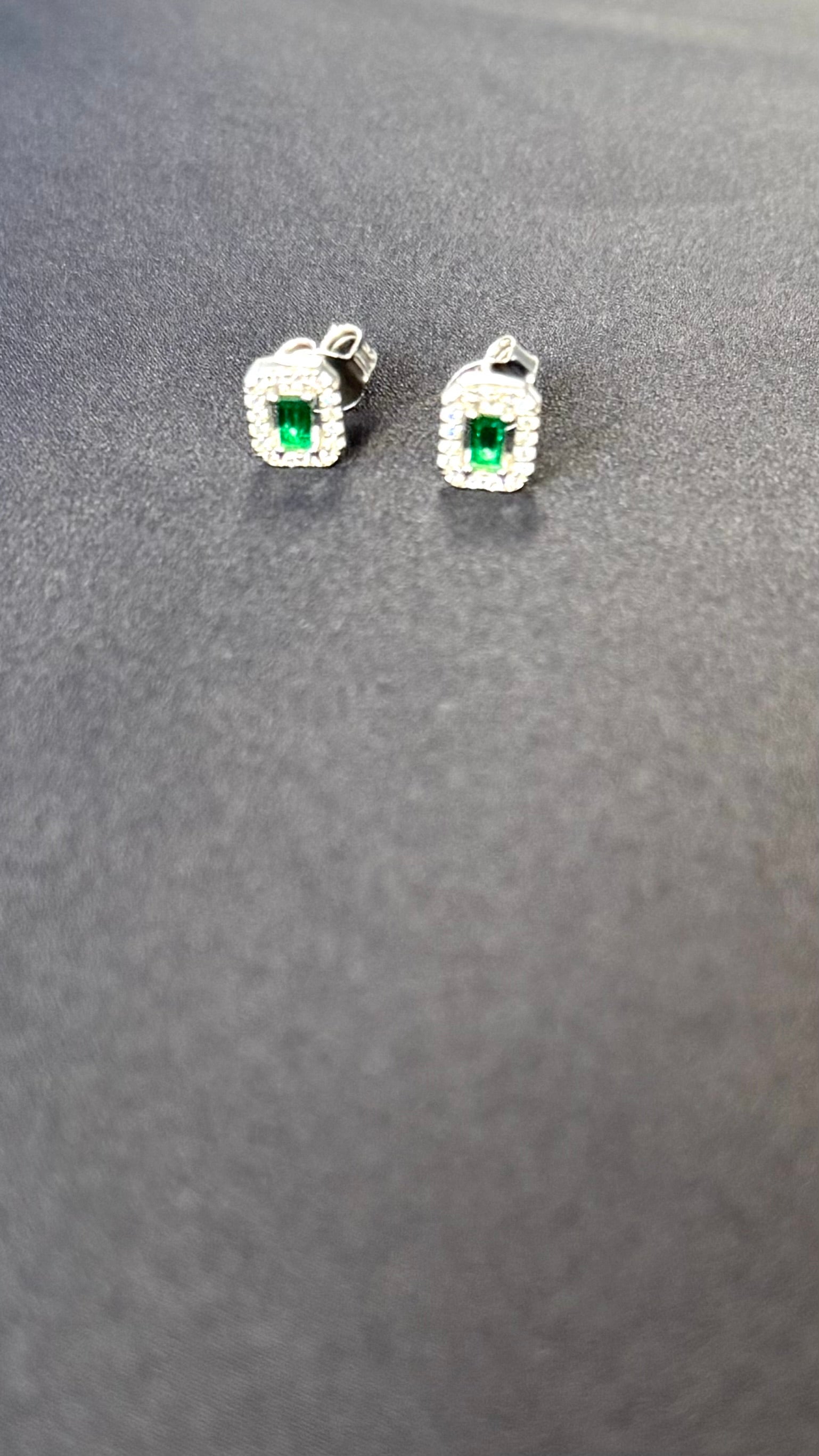 Petite Brilliance Ohrringe von Amel Silver Style – Detailansicht der hochwertigen Steinverarbeitung