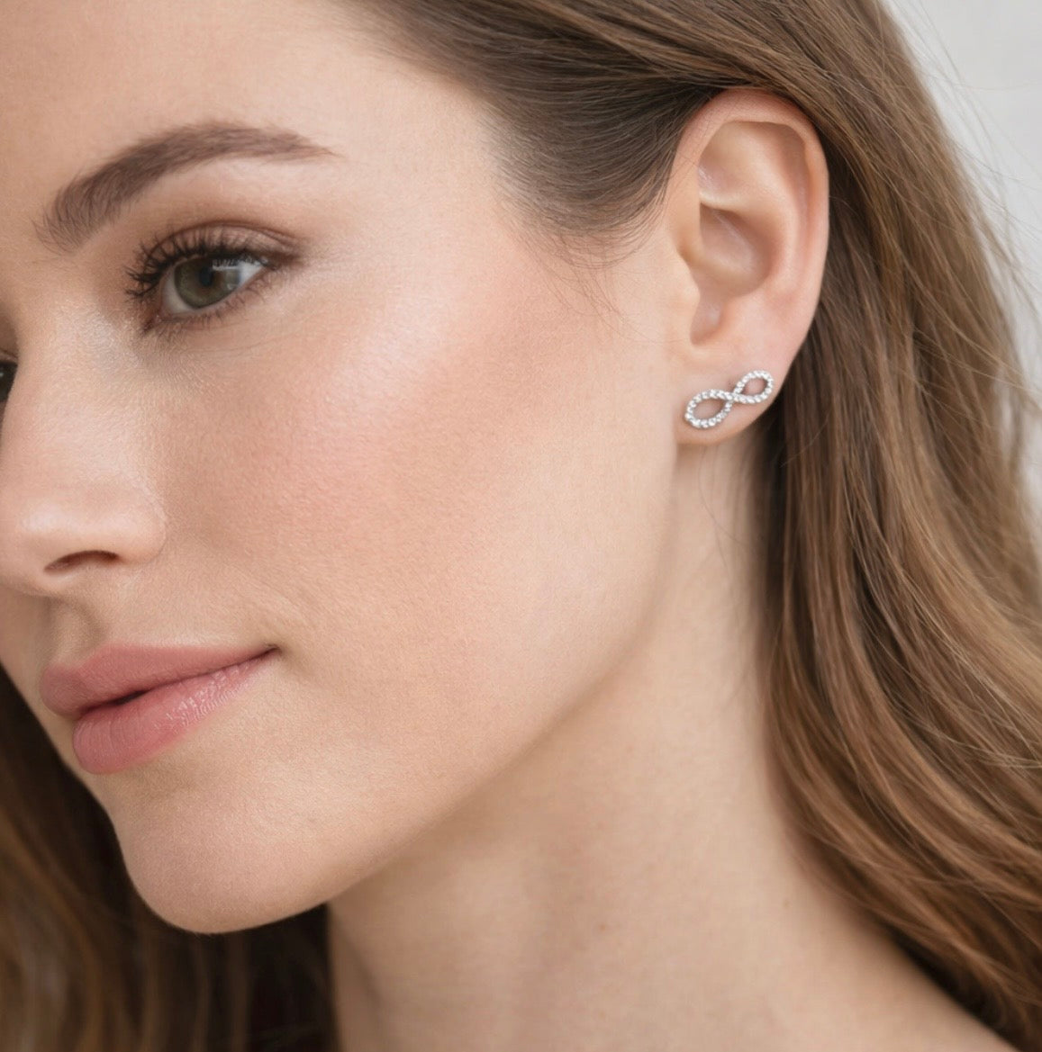Eterna Silberohrringe mit Unendlich-Symbol – zeitloses minimalistisches Design