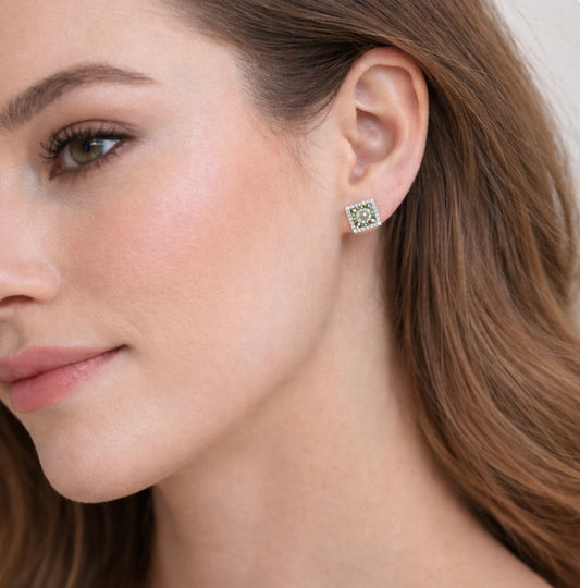 Saphire Luna Silberohrringe mit weißen und grünen Steinen – elegante harmonische Farbkomposition