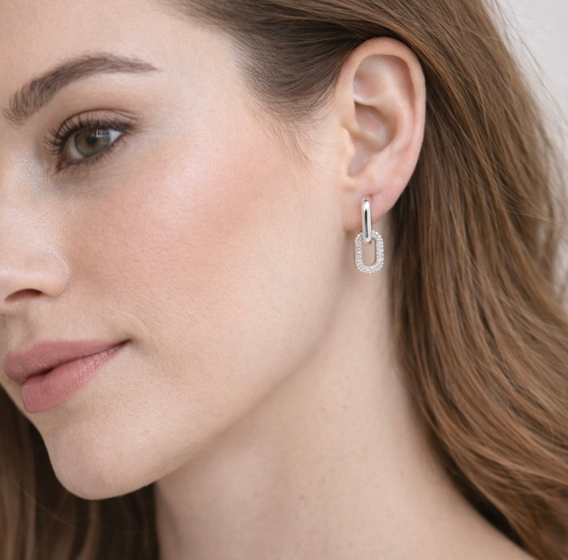 Lumiere Silberohrringe – zeitgenössisches Design mit klassischer Eleganz