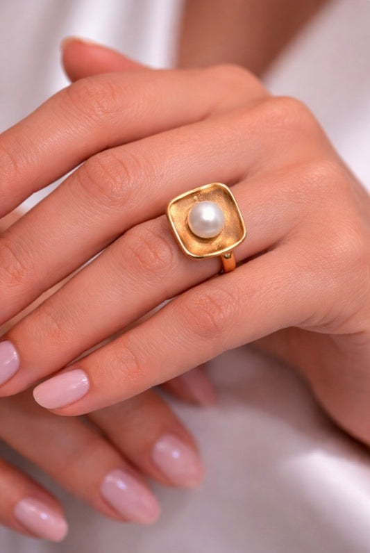 Golden Pearl Square Ring