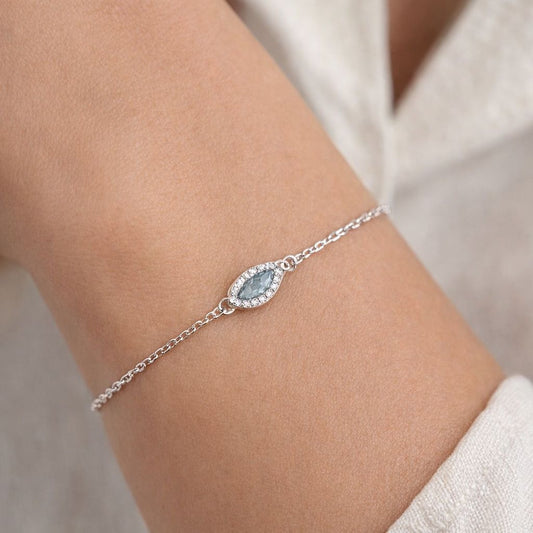 Celestia Silberarmband mit hellem Blaustein – zartes minimalistisches Design